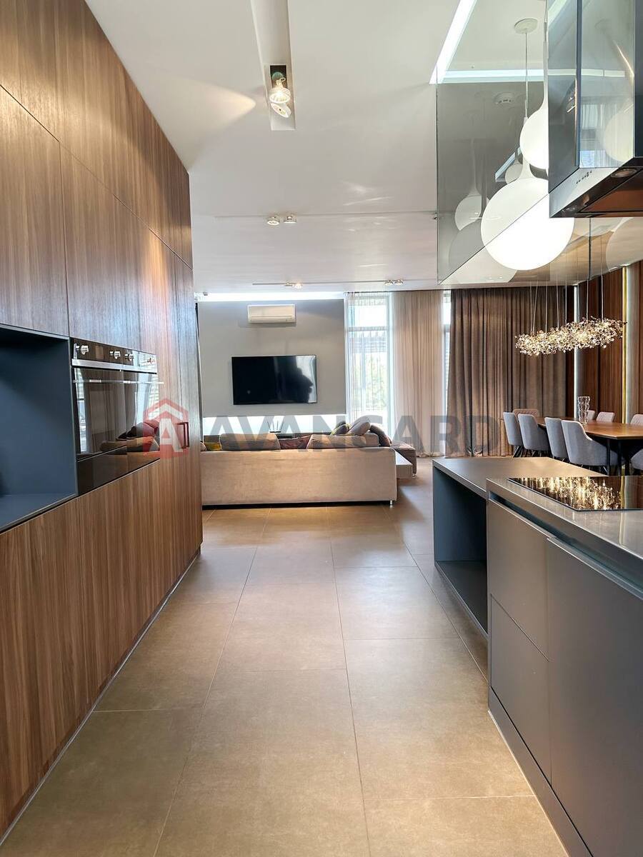 �������, 300 ��.�. ���� 15