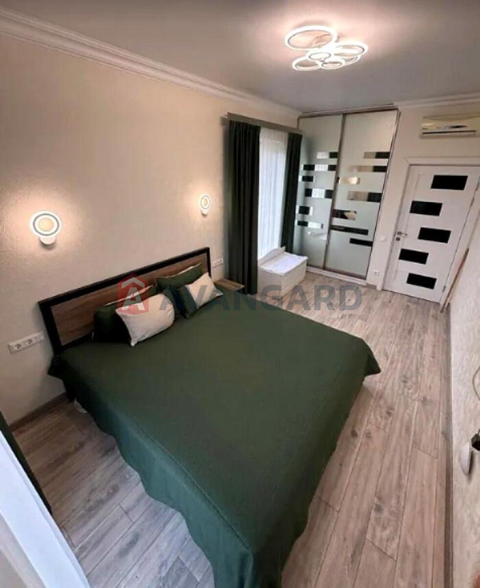 ��������, 165 ��.�. ���� 8