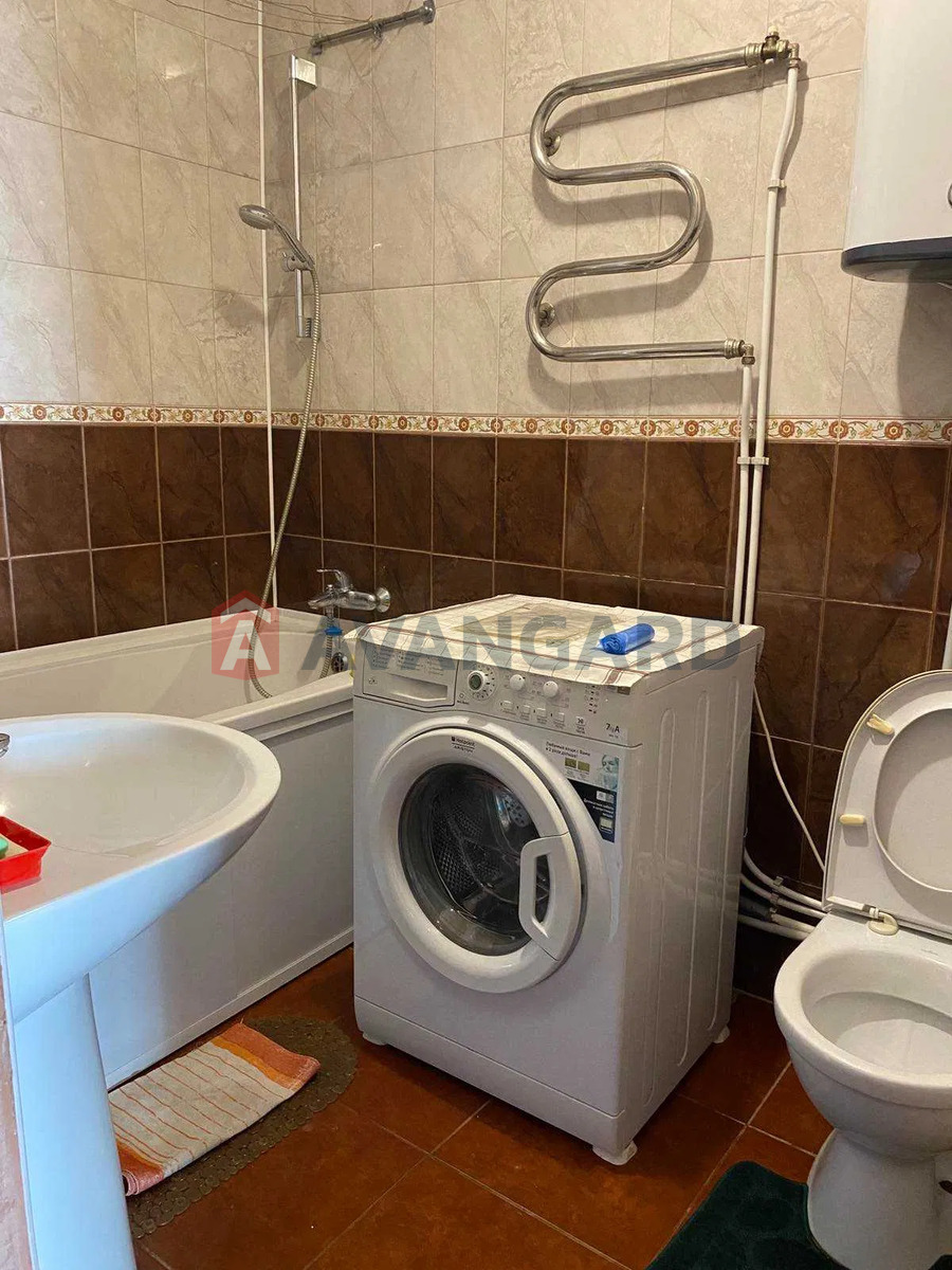 �������, 40 ��.�. ���� 9