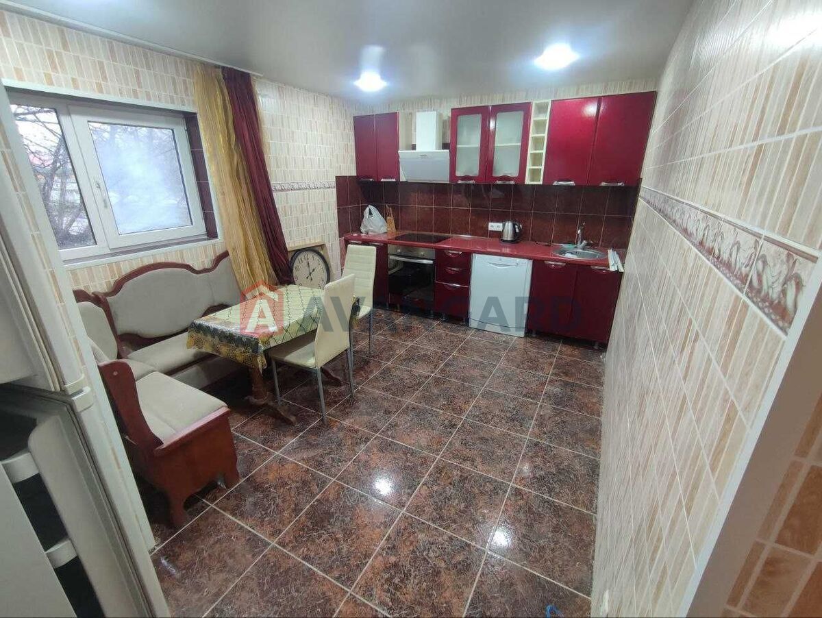 �������, 100 ��.�. ���� 4