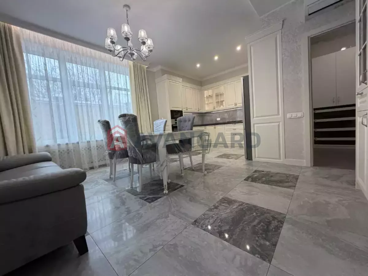 �������, 216 ��.�. ���� 27