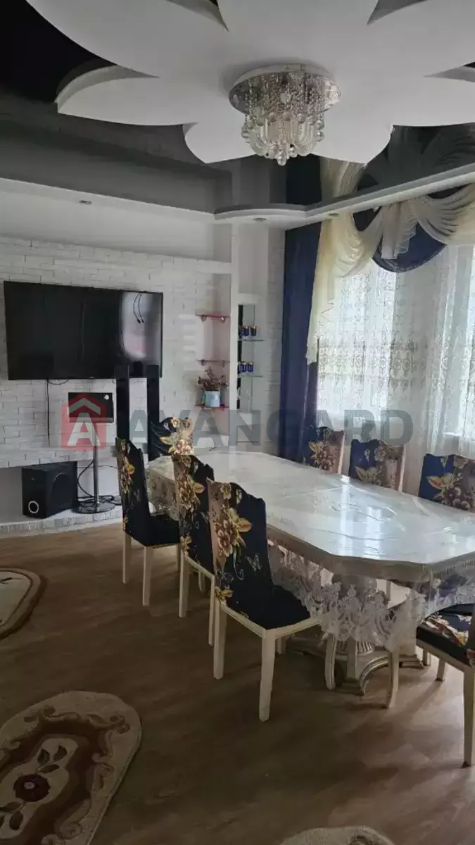 �������, 100 ��.�. ���� 3