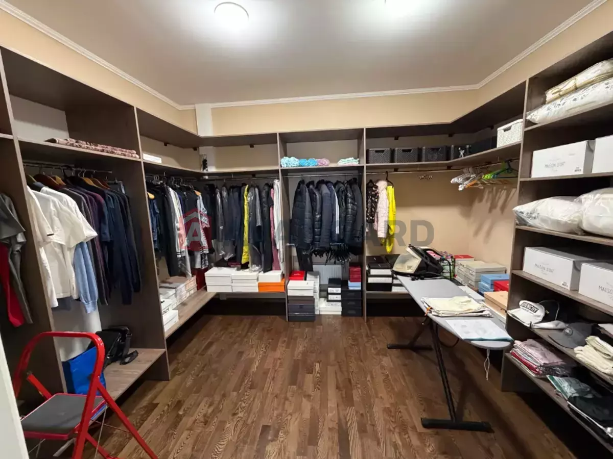 �������, 216 ��.�. ���� 15