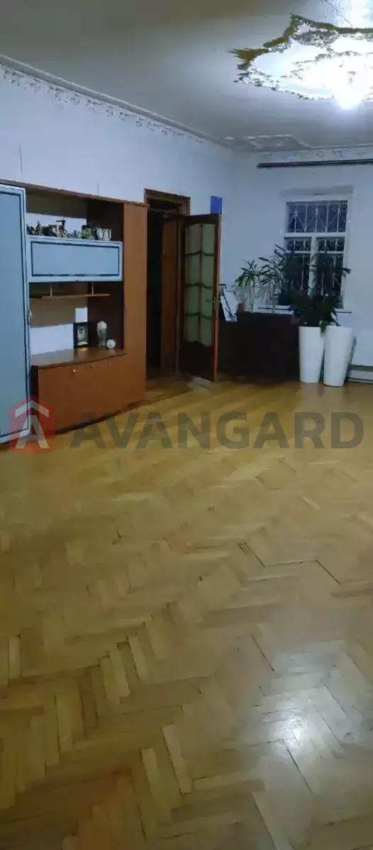 �������, 300 ��.�. ���� 1