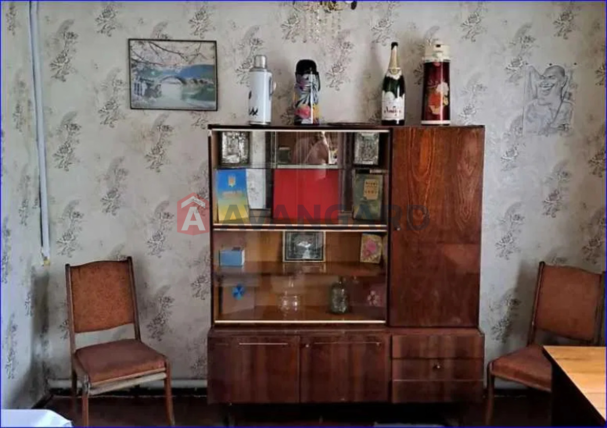 �������, 114 ��.�. ���� 8