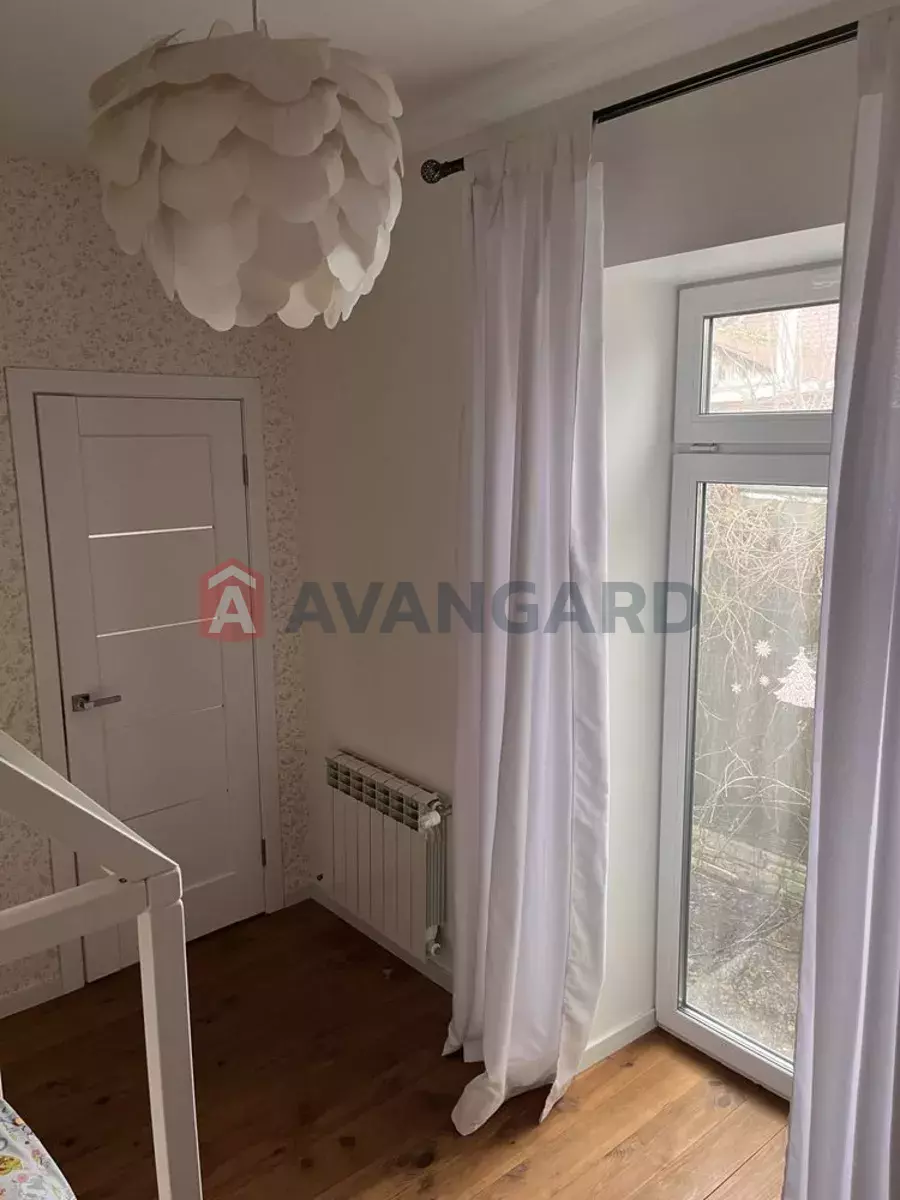 �������, 100 ��.�. ���� 9