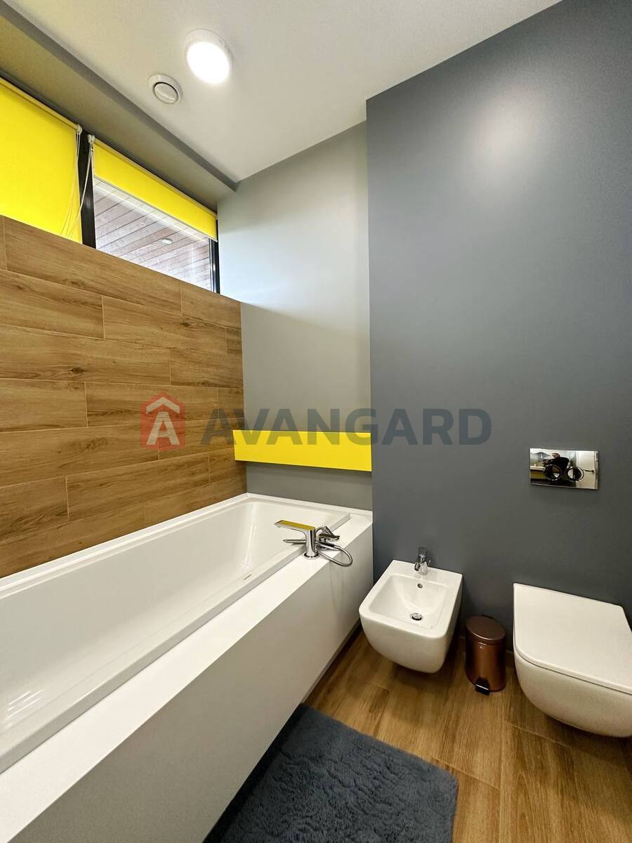 �������, 300 ��.�. ���� 8