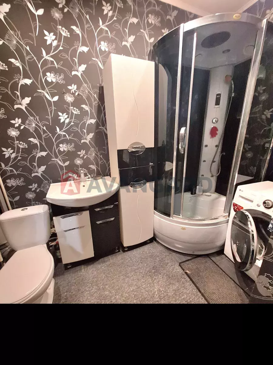 �������, 100 ��.�. ���� 9