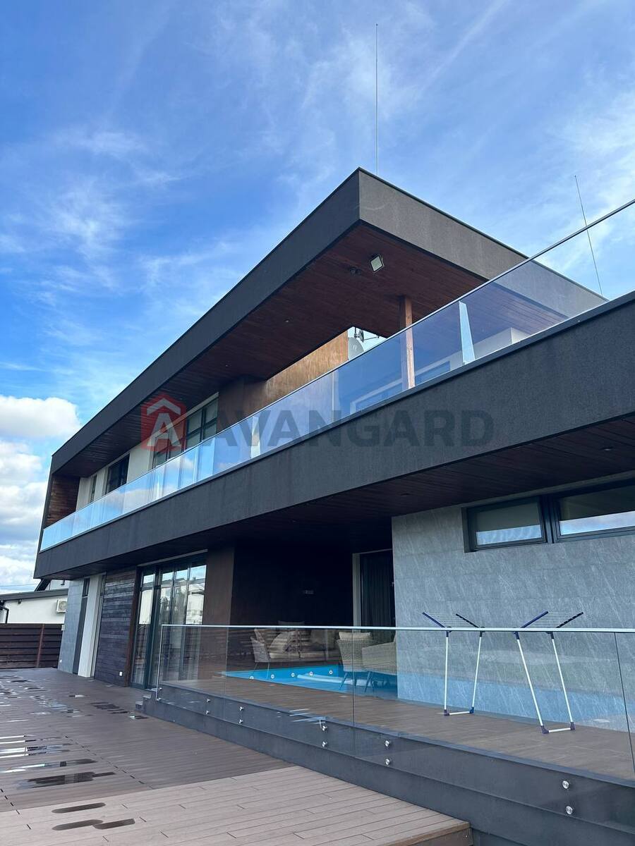 �������, 300 ��.�. ���� 4