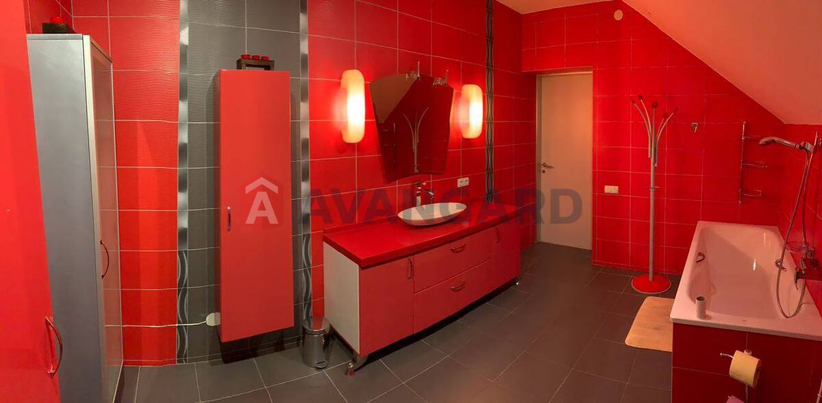 �������, 550 ��.�. ���� 8