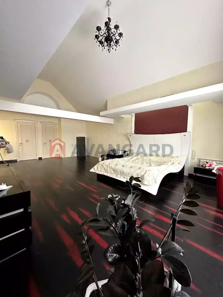 �������, 800 ��.�. ���� 13