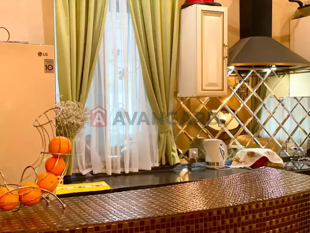 �������, 200 ��.�. ���� 16