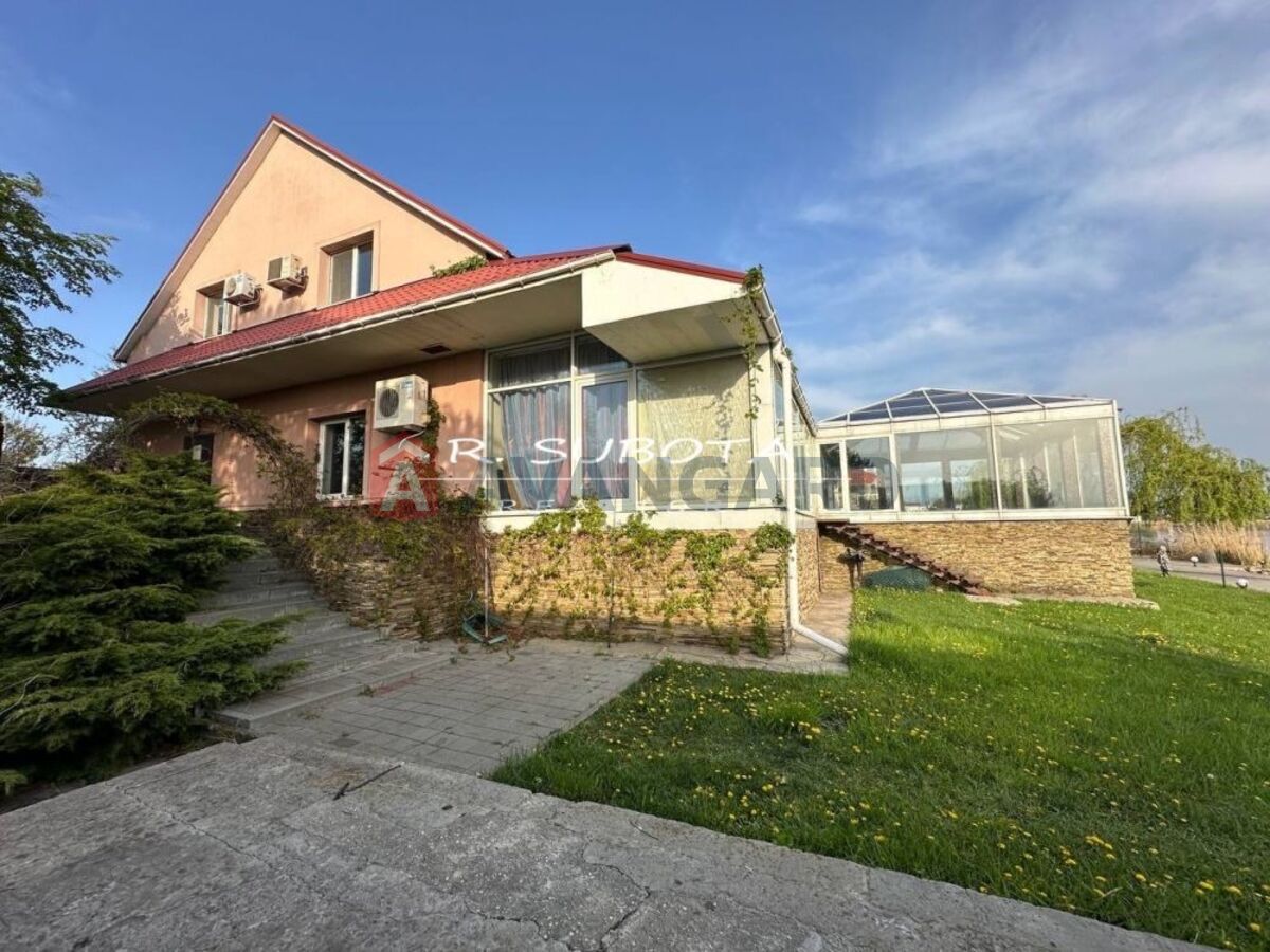 �������, 550 ��.�. ���� 5