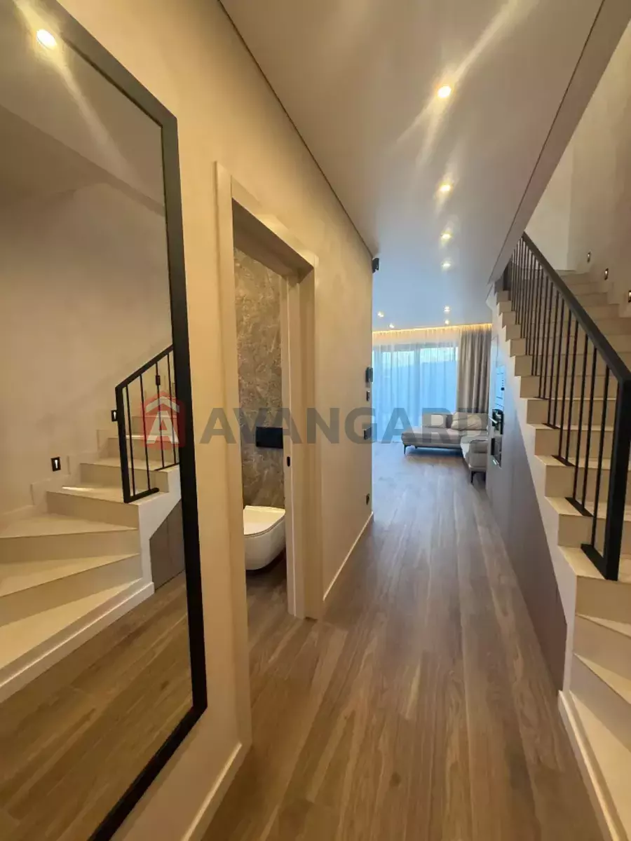 �������, 120 ��.�. ���� 12