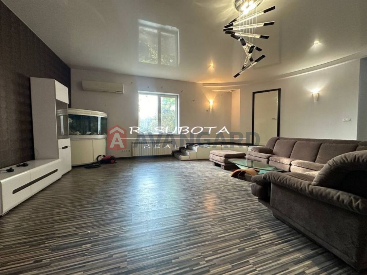 �������, 550 ��.�. ���� 12