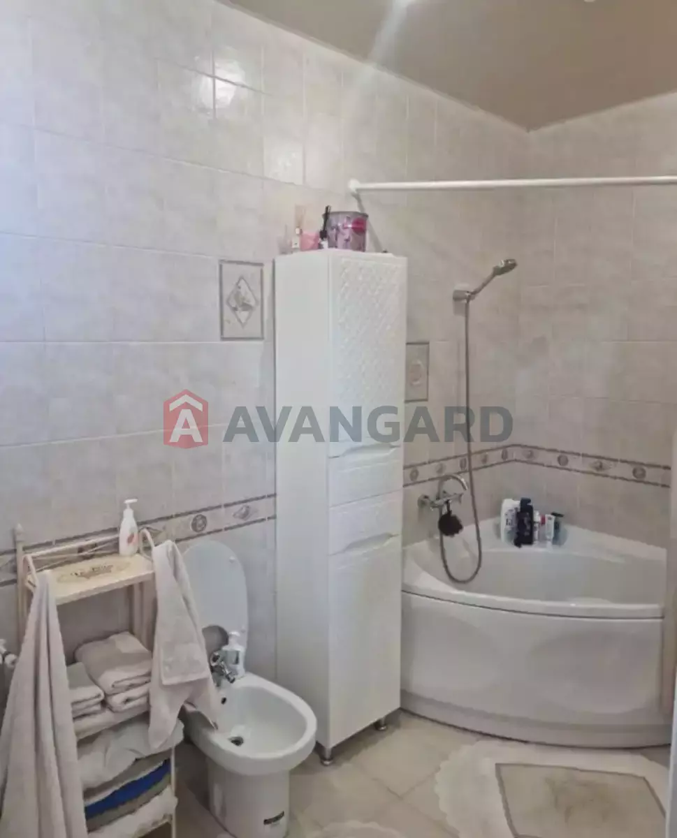 �������, 360 ��.�. ���� 8