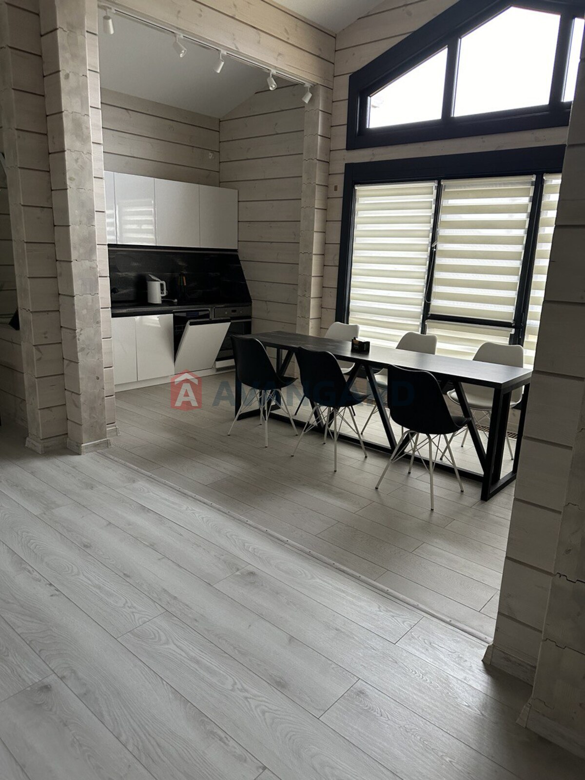 �������, 180 ��.�. ���� 10