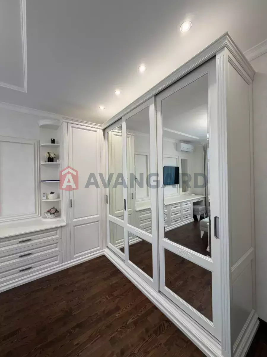 �������, 216 ��.�. ���� 10