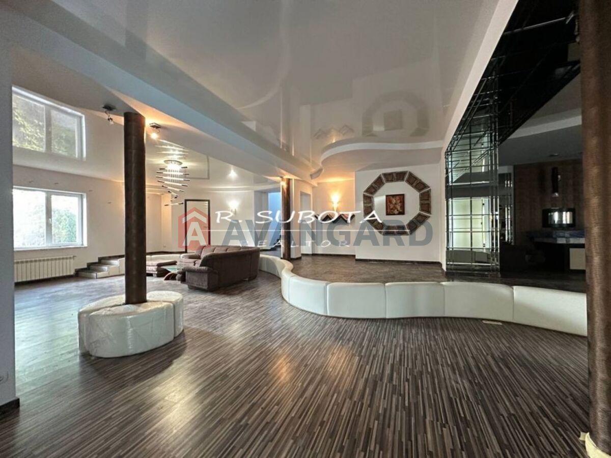 �������, 550 ��.�. ���� 9