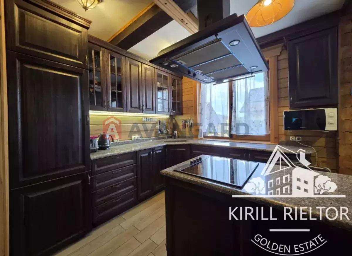 �������, 300 ��.�. ���� 8