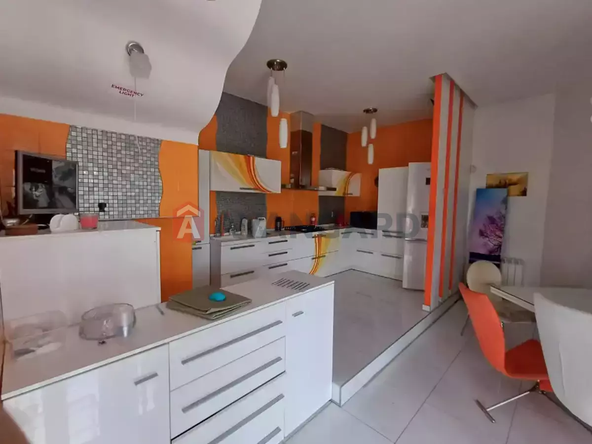 �������, 400 ��.�. ���� 16