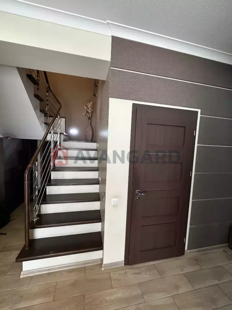 �������, 200 ��.�. ���� 9