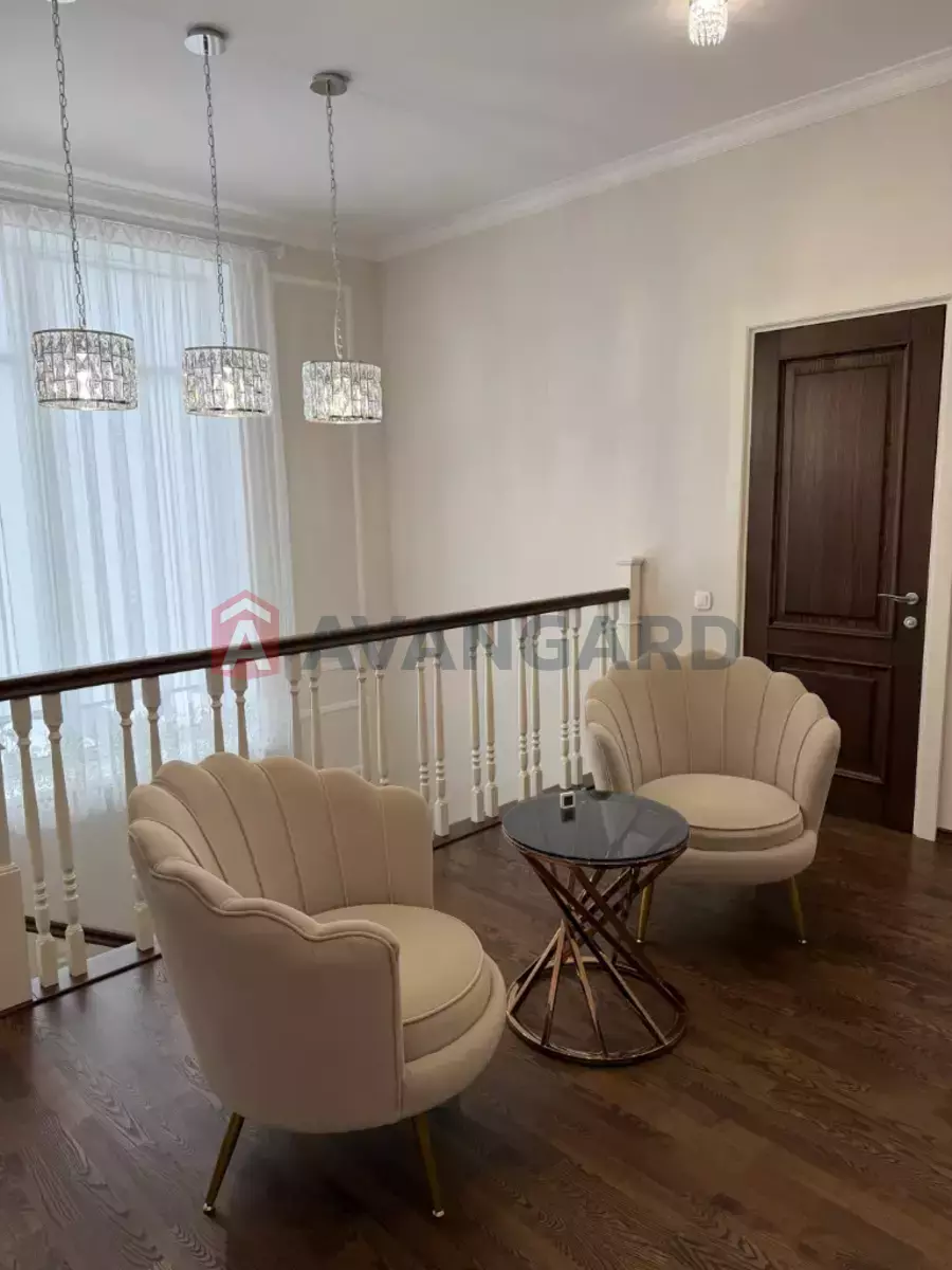 �������, 216 ��.�. ���� 17