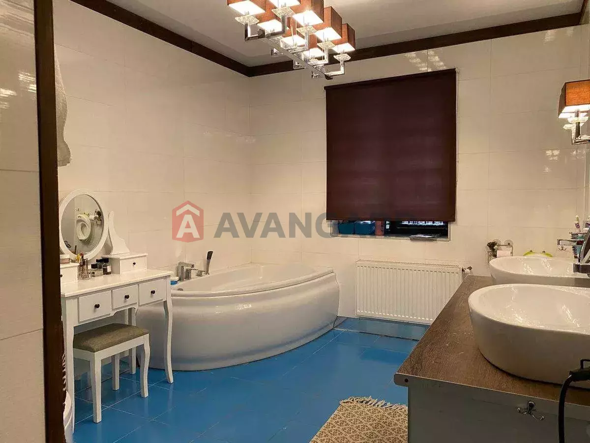 �������, 200 ��.�. ���� 12