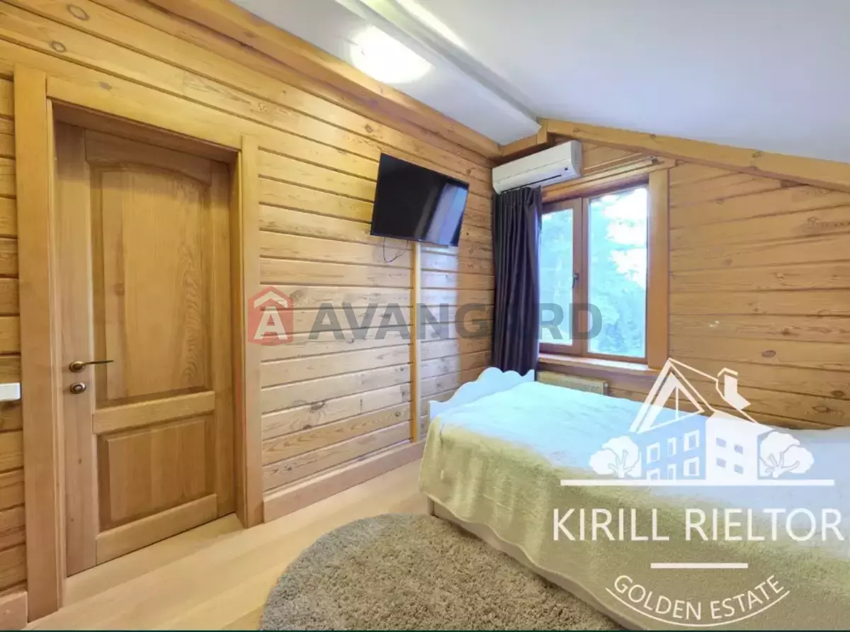 �������, 300 ��.�. ���� 12