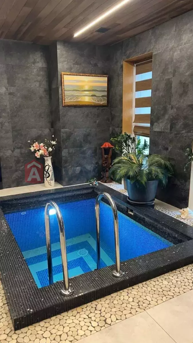 �������, 380 ��.�. ���� 8