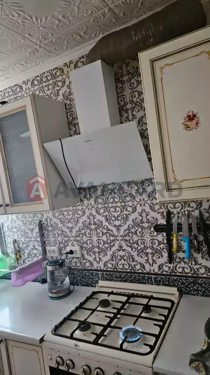 �������, 100 ��.�. ���� 9