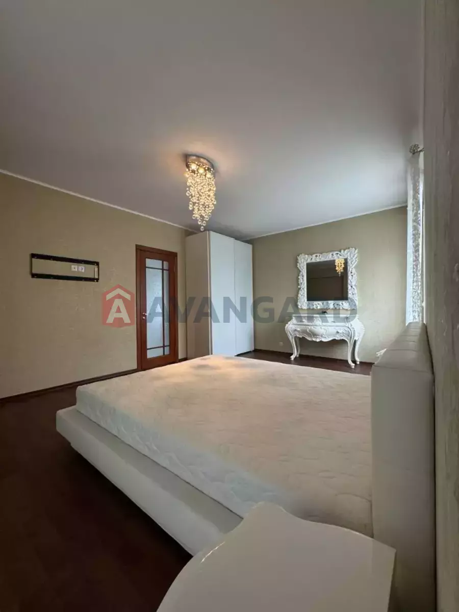 �������, 400 ��.�. ���� 30