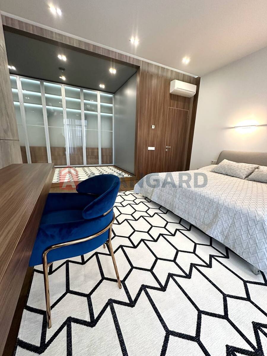 �������, 300 ��.�. ���� 7