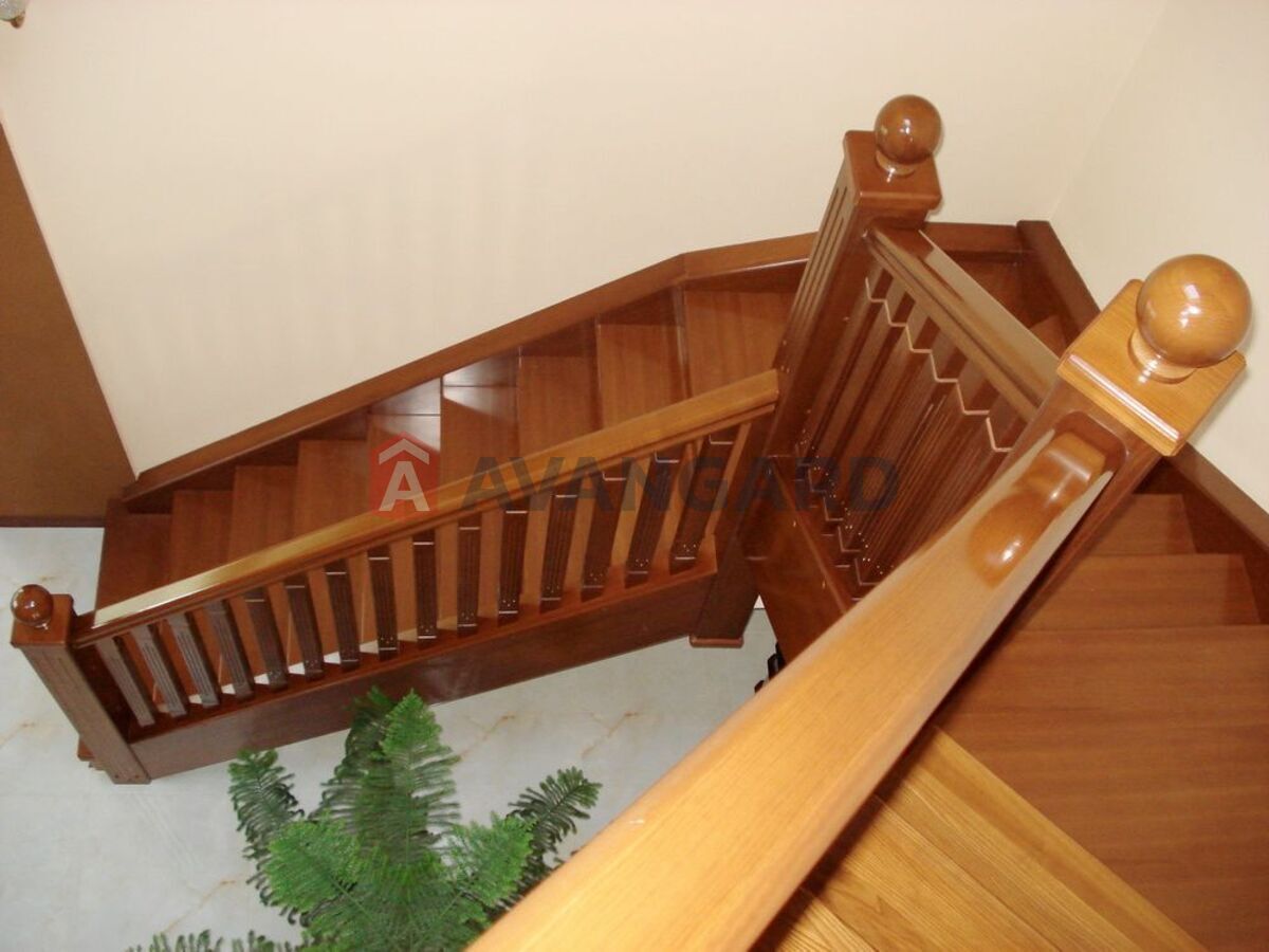 �������, 500 ��.�. ���� 9