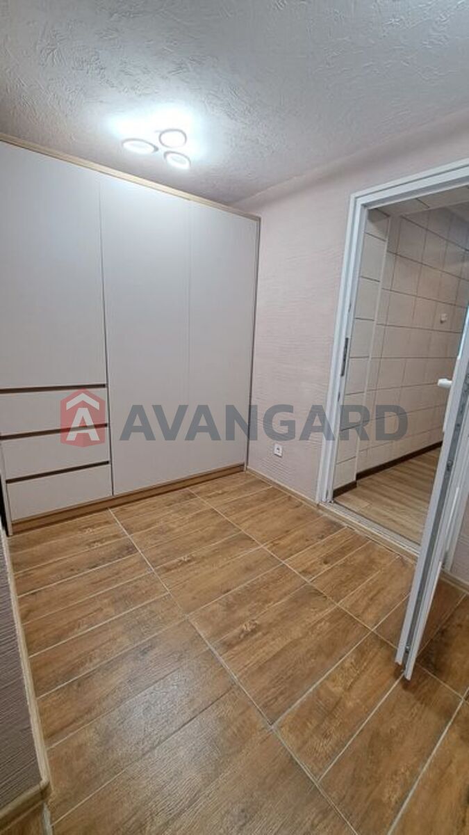 �������, 75 ��.�. ���� 8