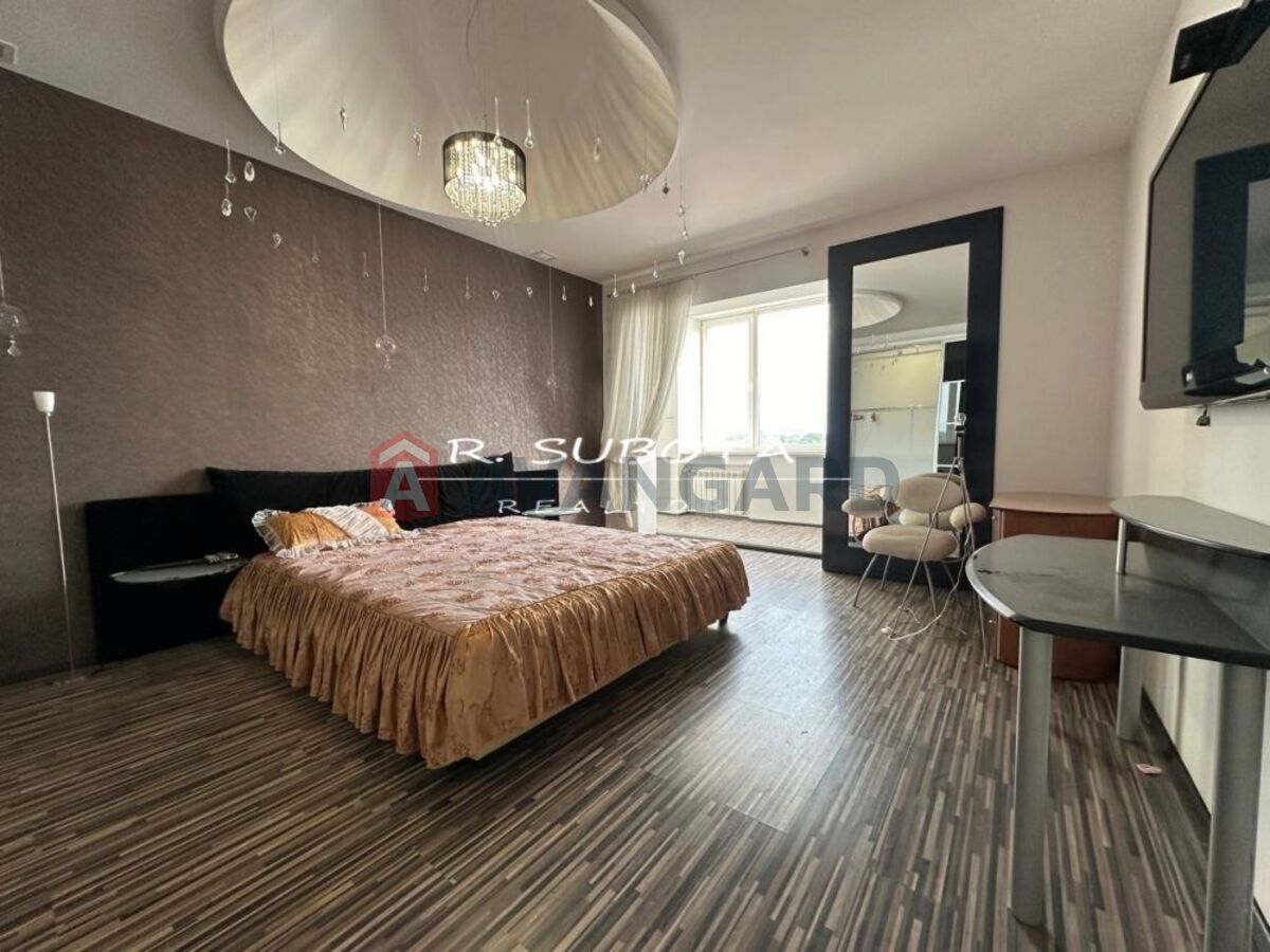 �������, 550 ��.�. ���� 23