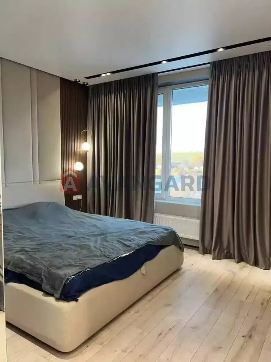 �������, 250 ��.�. ���� 13