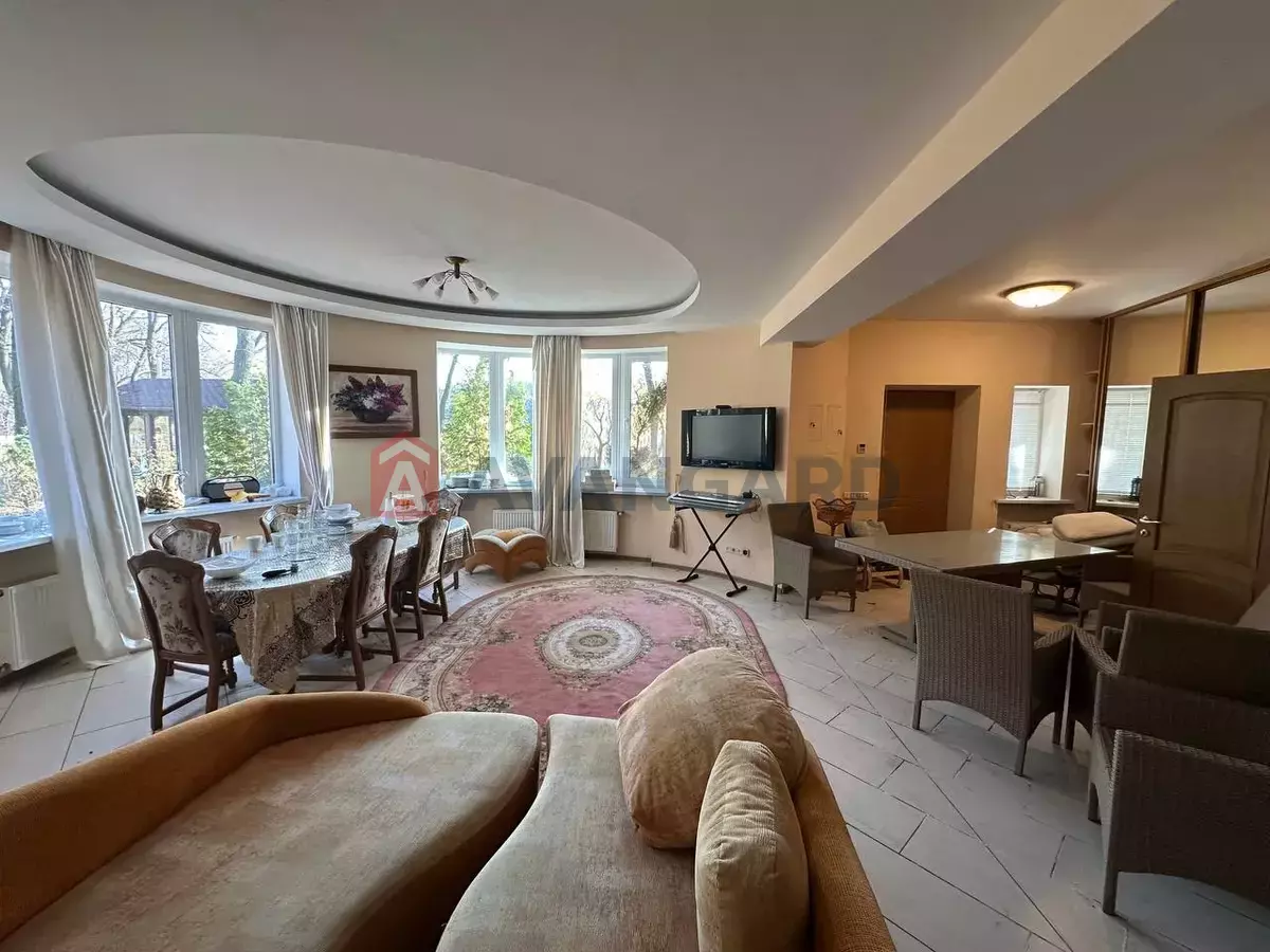 �������, 200 ��.�. ���� 19