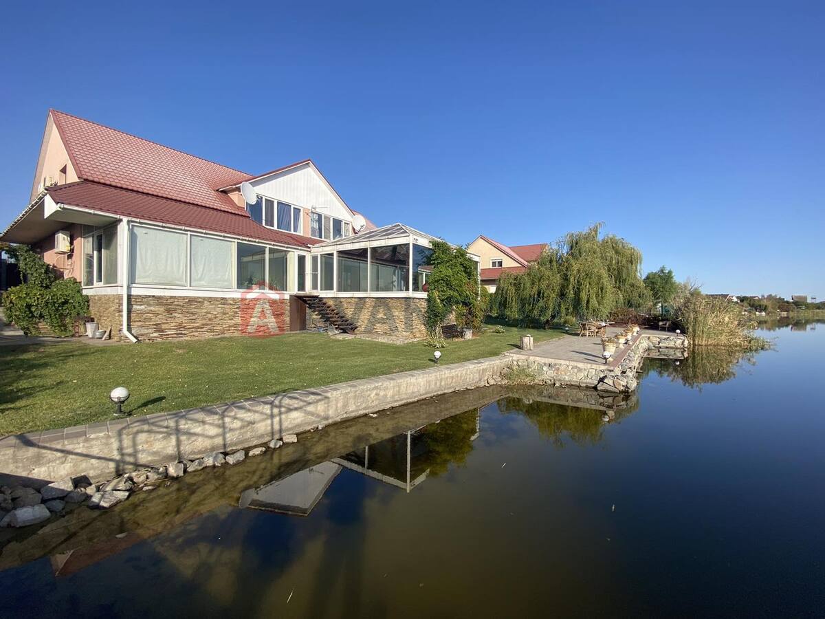 �������, 550 ��.�. ���� 15