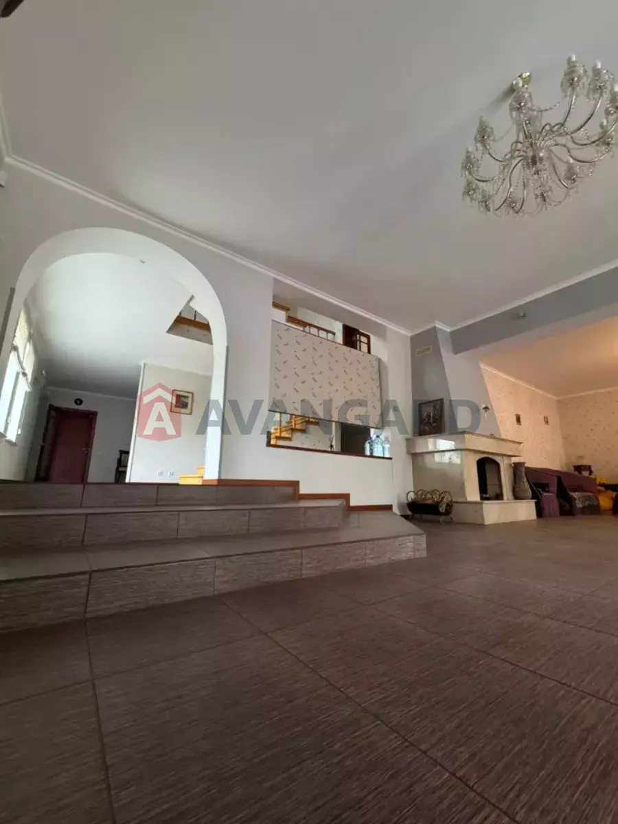 �������, 400 ��.�. ���� 13