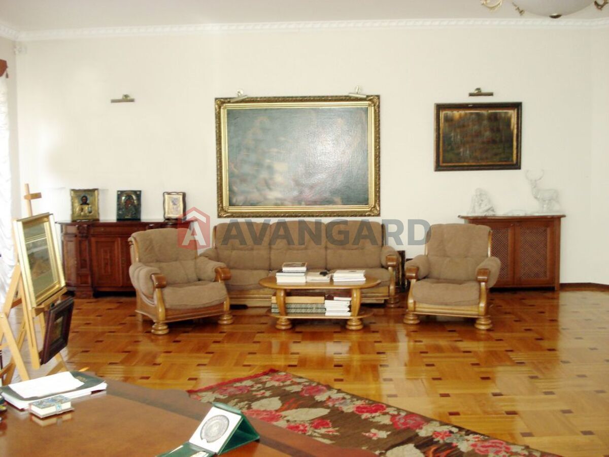 �������, 500 ��.�. ���� 18