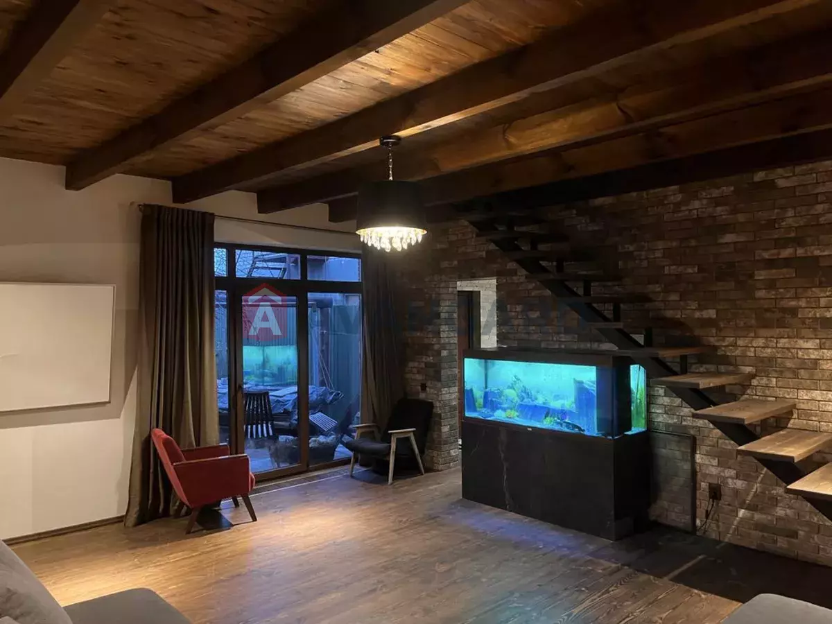 �������, 100 ��.�. ���� 6