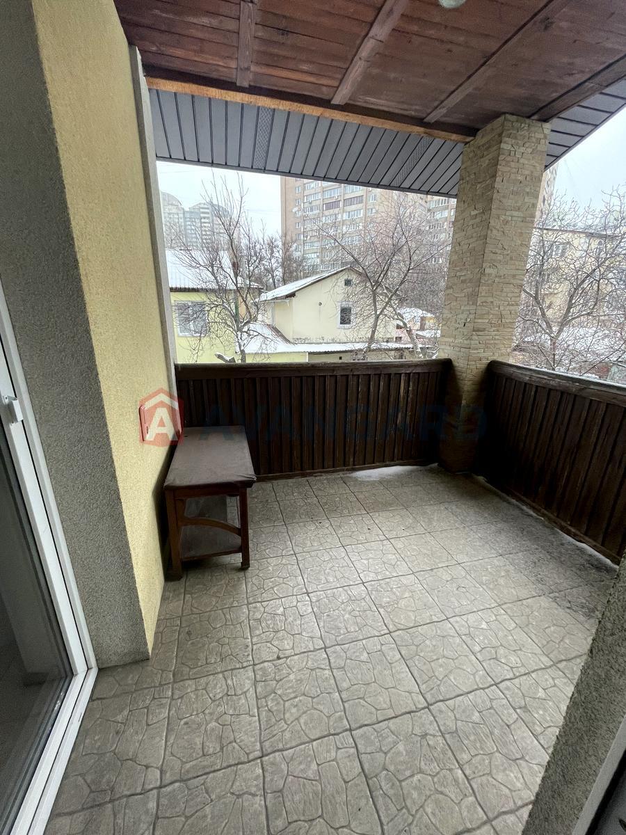 �������, 300 ��.�. ���� 16