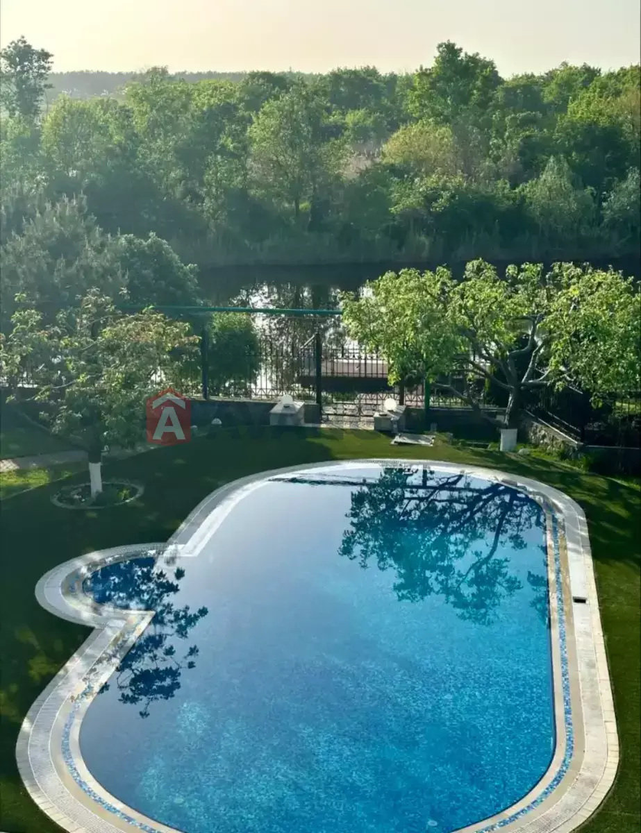 �������, 500 ��.�. ���� 6