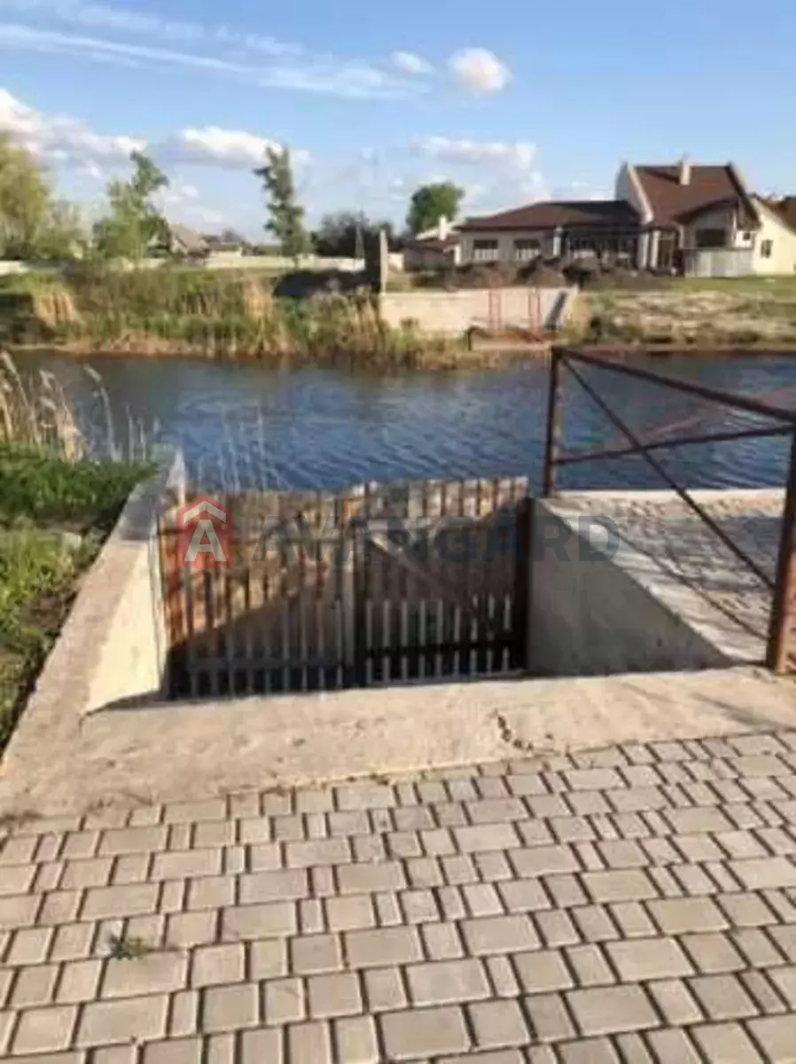 �������, 240 ��.�. ���� 4