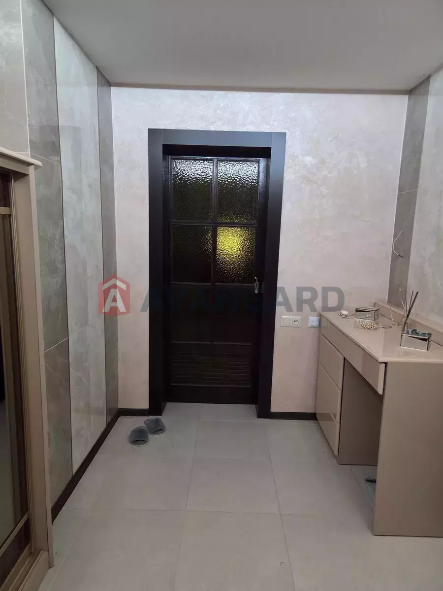 ������� �������, 12 ��.�. ���� 1