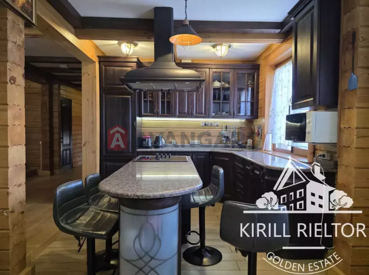 �������, 300 ��.�. ���� 9