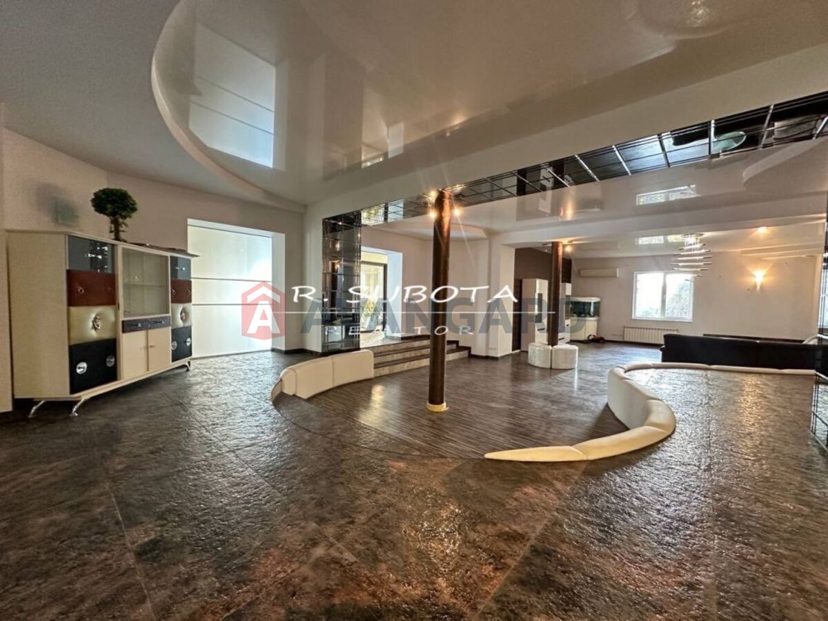 �������, 550 ��.�. ���� 20