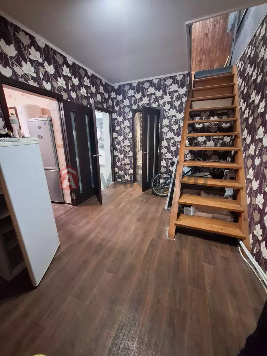 �������, 100 ��.�. ���� 8