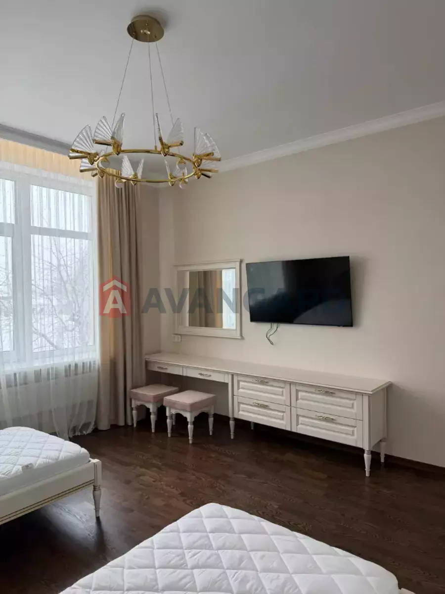 �������, 216 ��.�. ���� 3